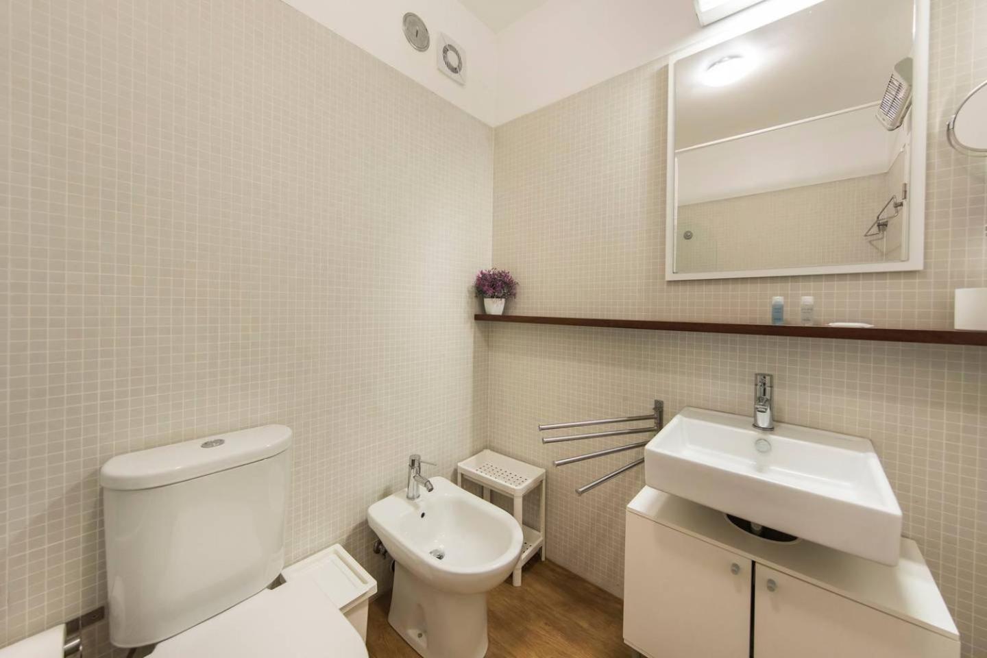 Comfortable Apartment In Campo Pequeno Lissabon Exterior foto